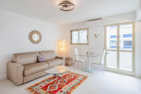 Studio lumineux avec aperçu mer Pointe Croisette